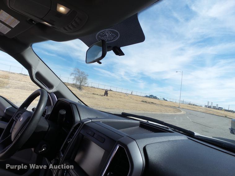 image for item EN9533 2015 Ford F150 XLT SuperCrew Cab pickup truck