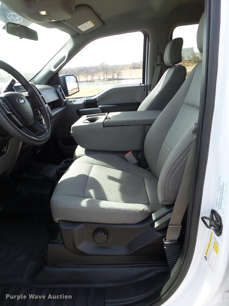 image for item EN9533 2015 Ford F150 XLT SuperCrew Cab pickup truck