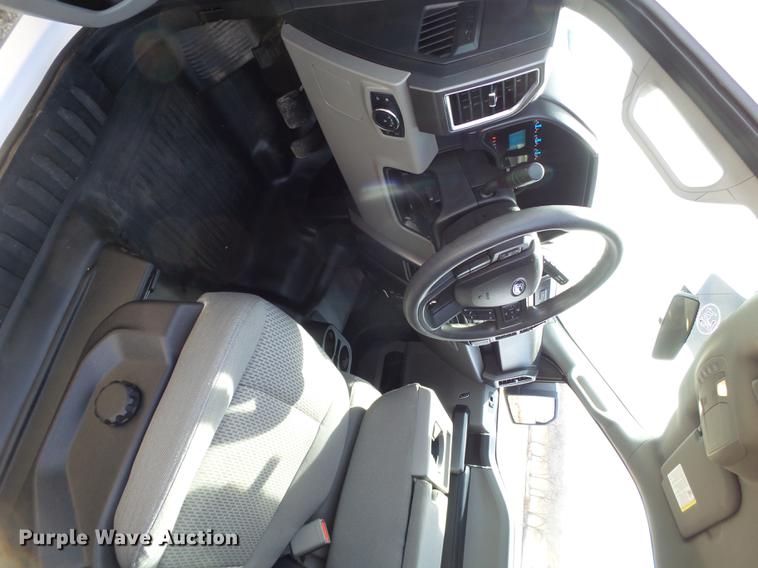 image for item EN9533 2015 Ford F150 XLT SuperCrew Cab pickup truck