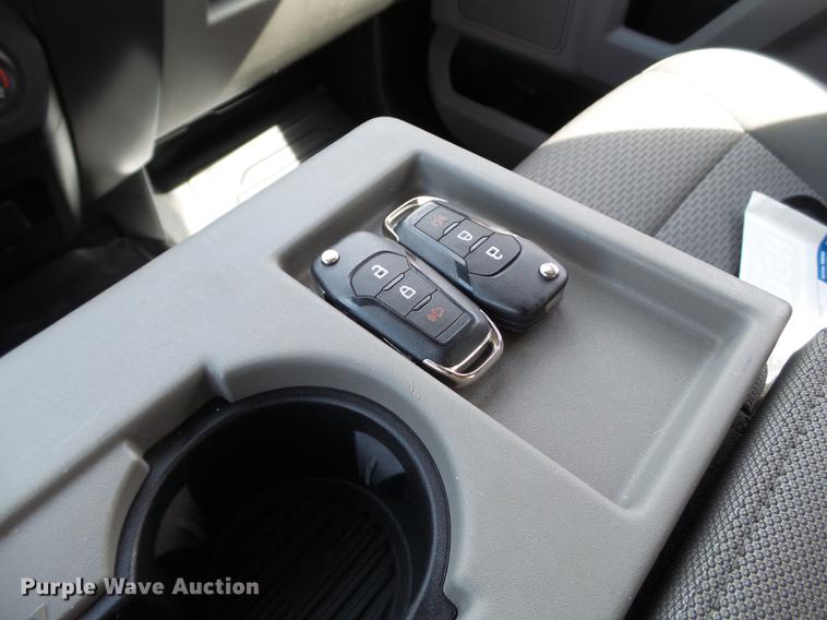 image for item EN9533 2015 Ford F150 XLT SuperCrew Cab pickup truck