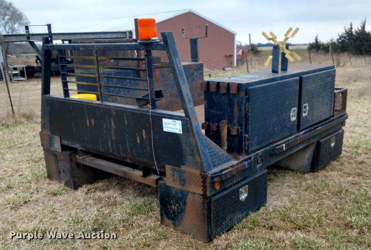 image for item L3369 Welding flatbed