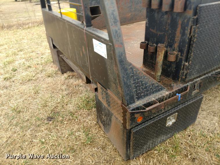 image for item L3369 Welding flatbed