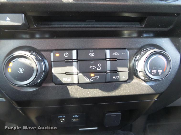 image for item L5670 2015 Ford F150 SuperCrew pickup truck