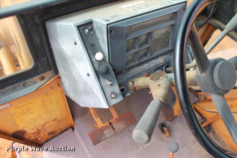 image for item DB5119 1982 Case 580D backhoe