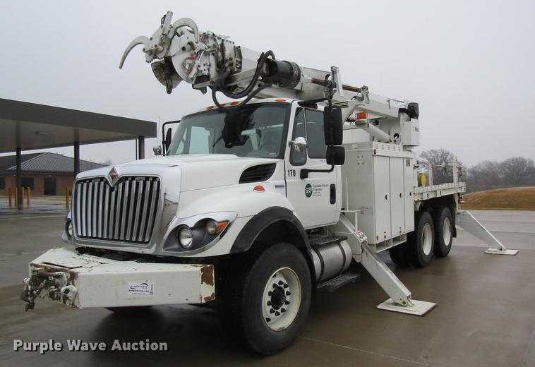 image for item DB5956 2009 International 7500 digger derrick truck