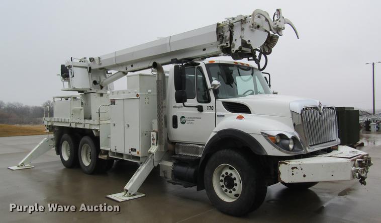 image for item DB5956 2009 International 7500 digger derrick truck