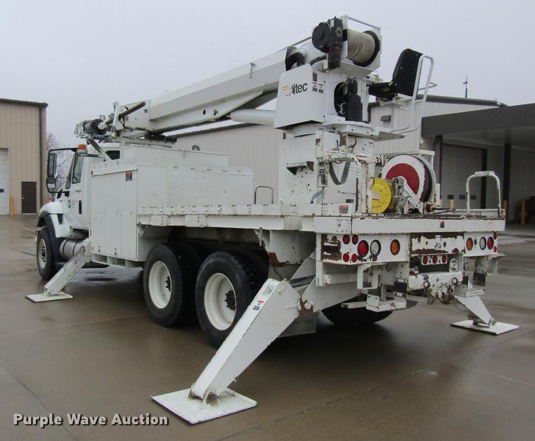 image for item DB5956 2009 International 7500 digger derrick truck