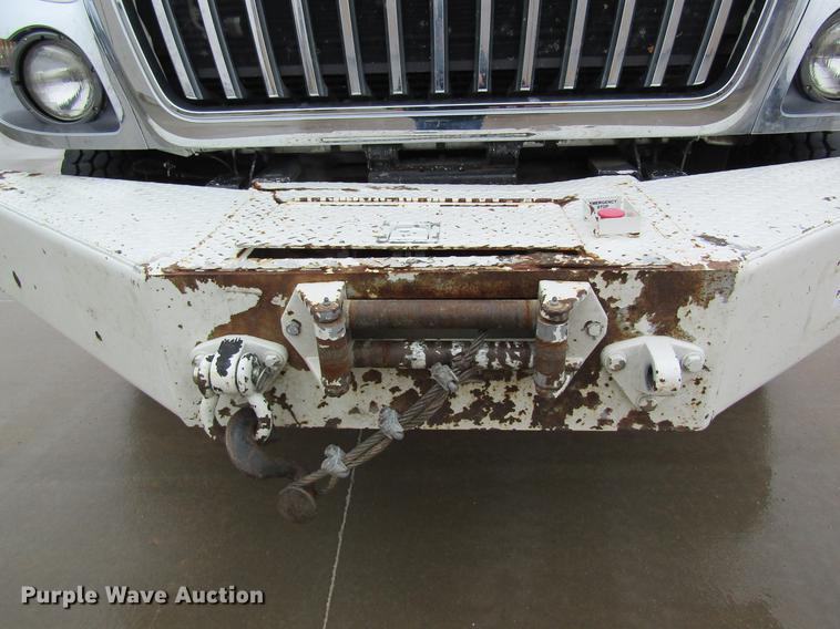 image for item DB5956 2009 International 7500 digger derrick truck