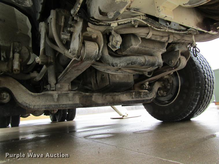 image for item DB5956 2009 International 7500 digger derrick truck