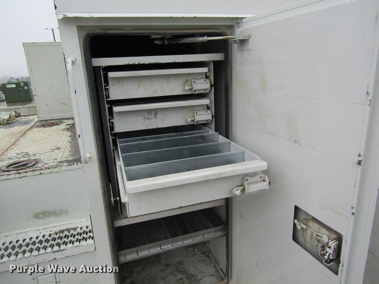 image for item DB5956 2009 International 7500 digger derrick truck