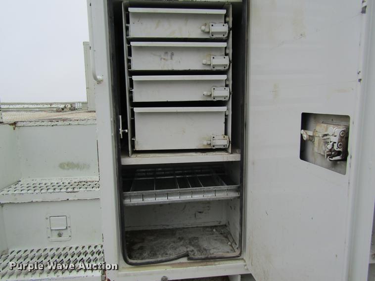 image for item DB5956 2009 International 7500 digger derrick truck