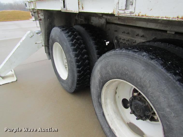 image for item DB5956 2009 International 7500 digger derrick truck