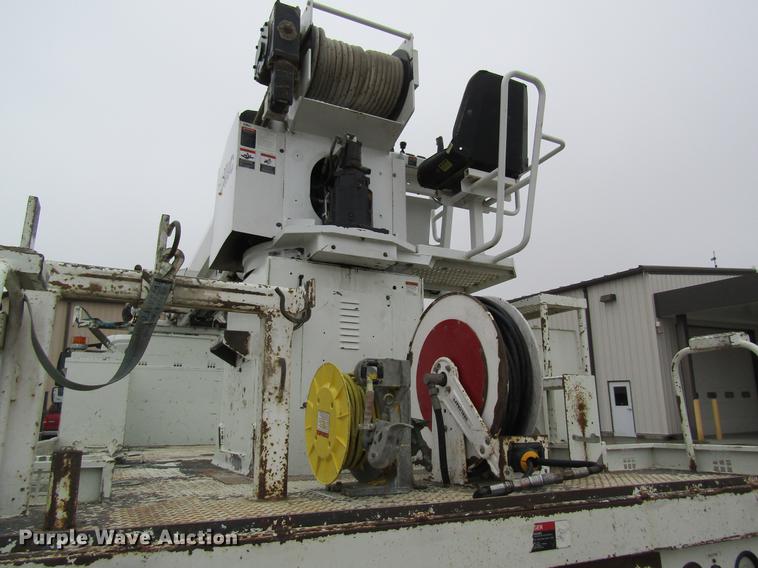 image for item DB5956 2009 International 7500 digger derrick truck