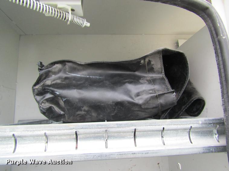 image for item DB5956 2009 International 7500 digger derrick truck