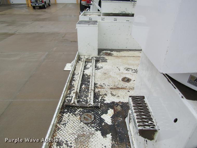 image for item DB5956 2009 International 7500 digger derrick truck