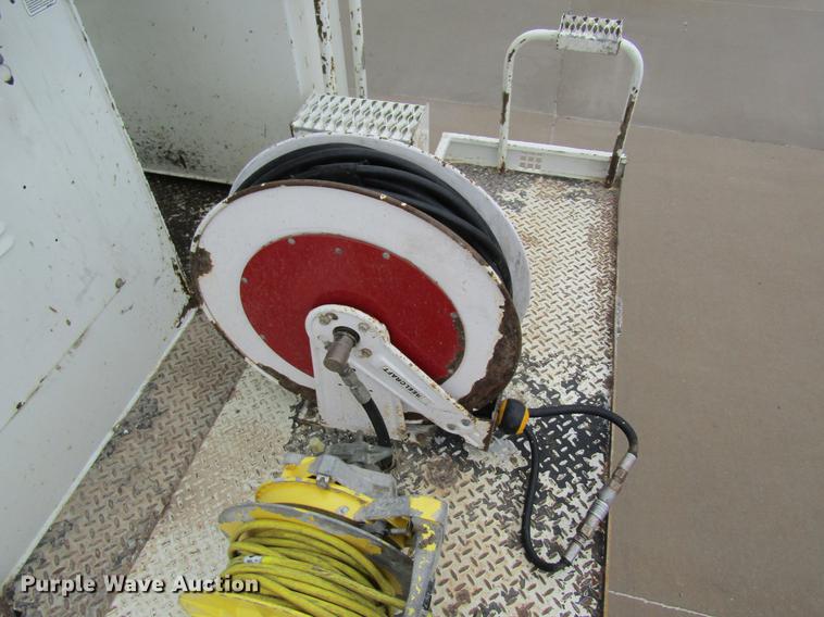 image for item DB5956 2009 International 7500 digger derrick truck