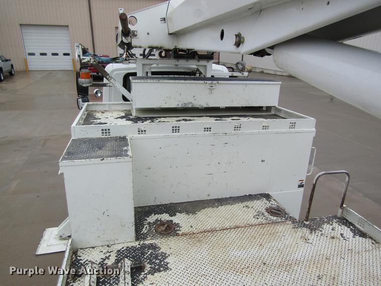 image for item DB5956 2009 International 7500 digger derrick truck