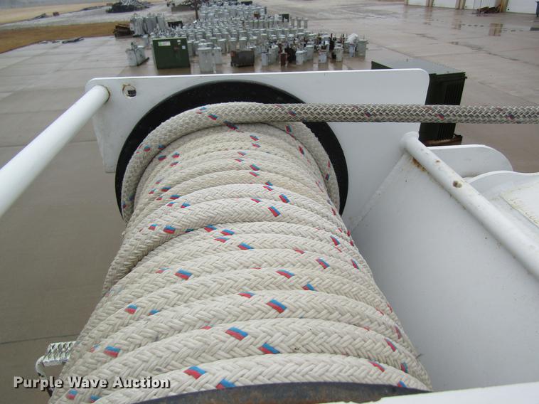 image for item DB5956 2009 International 7500 digger derrick truck