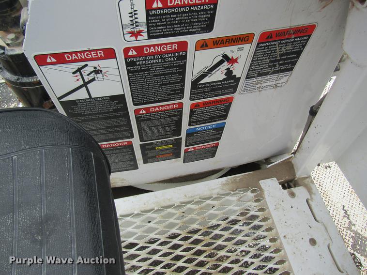 image for item DB5956 2009 International 7500 digger derrick truck