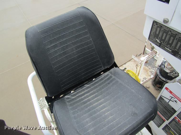 image for item DB5956 2009 International 7500 digger derrick truck