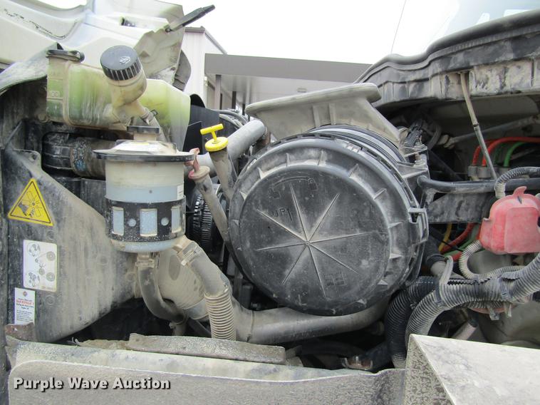 image for item DB5956 2009 International 7500 digger derrick truck