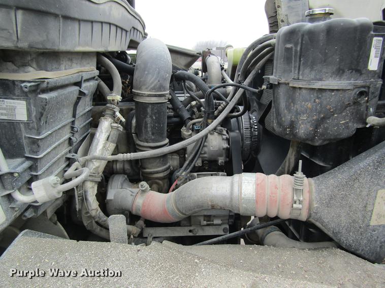 image for item DB5956 2009 International 7500 digger derrick truck