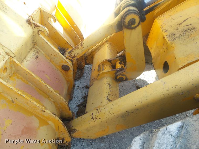 image for item DB7251 1974 John Deere 544B wheel loader