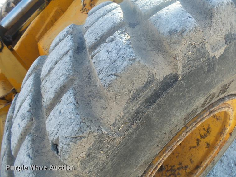 image for item DB7251 1974 John Deere 544B wheel loader