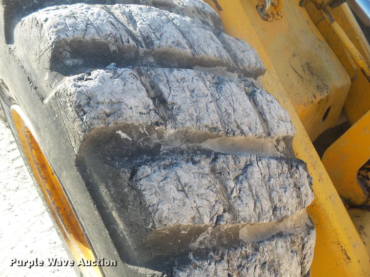 image for item DB7251 1974 John Deere 544B wheel loader