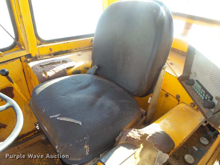 image for item DB7251 1974 John Deere 544B wheel loader