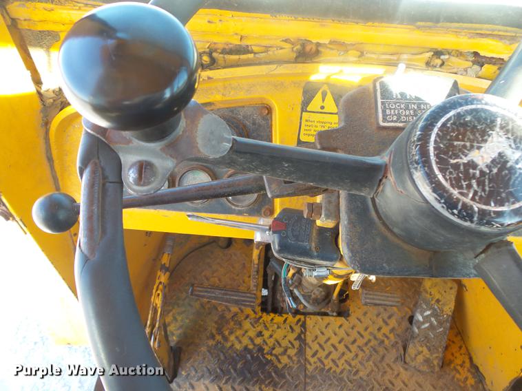 image for item DB7251 1974 John Deere 544B wheel loader