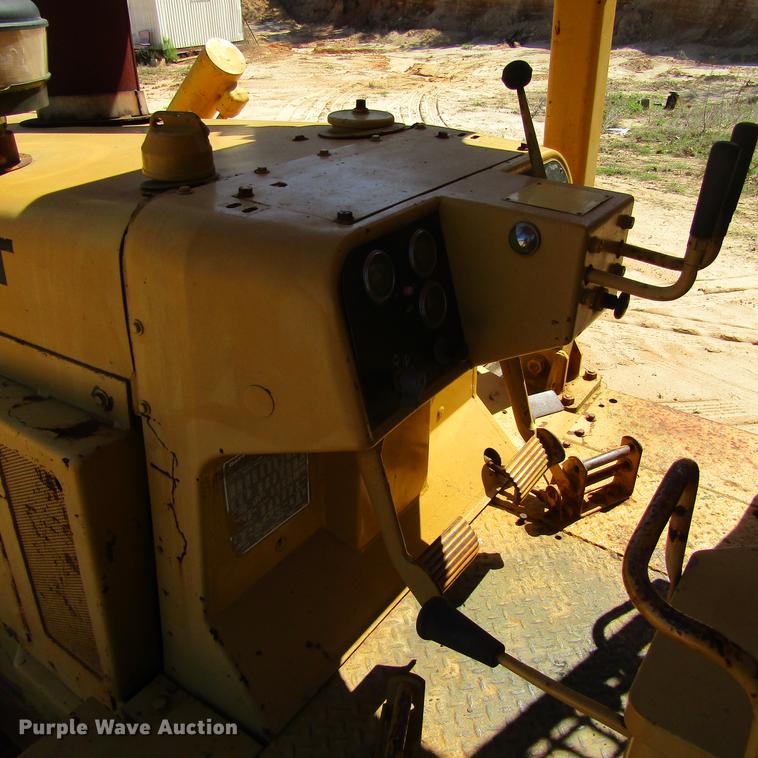 image for item DC0025 1984 Caterpillar D6D dozer