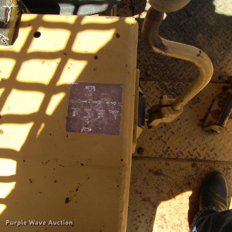 image for item DC0025 1984 Caterpillar D6D dozer