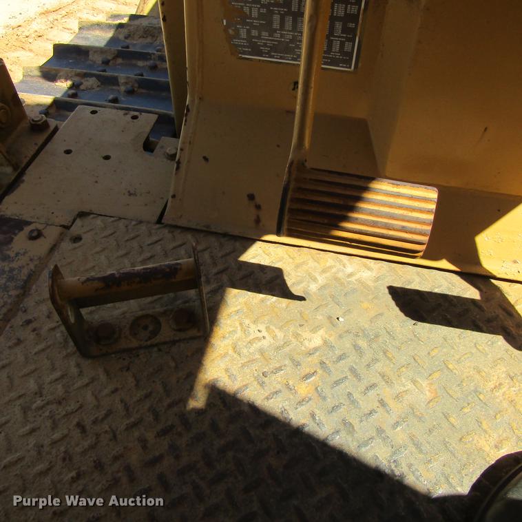 image for item DC0025 1984 Caterpillar D6D dozer