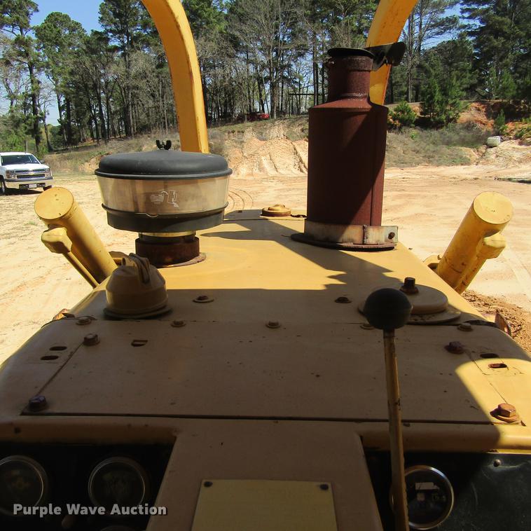 image for item DC0025 1984 Caterpillar D6D dozer