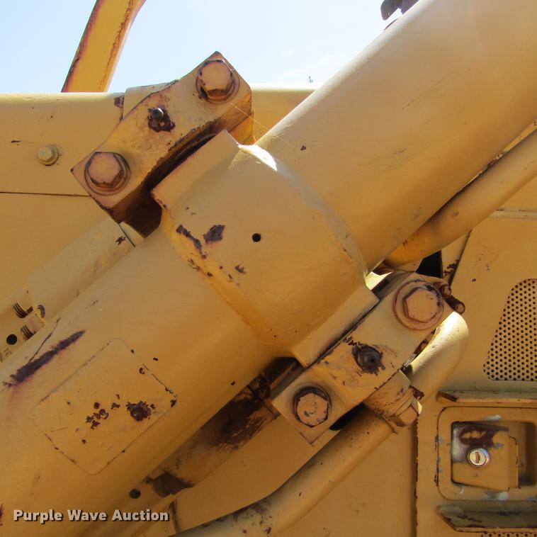 image for item DC0025 1984 Caterpillar D6D dozer