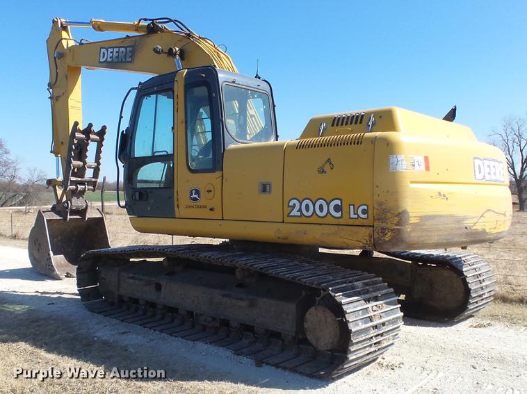 image for item DC0703 2005 John Deere 200C LC excavator