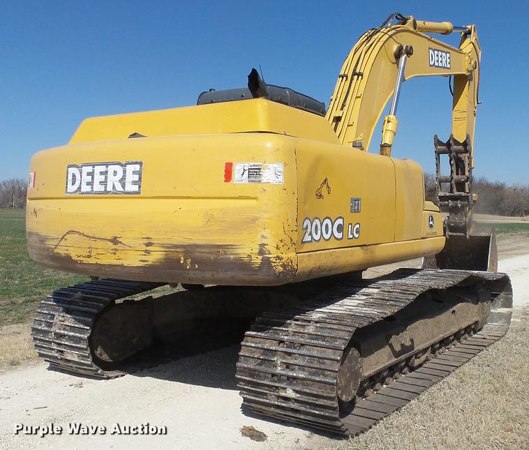 image for item DC0703 2005 John Deere 200C LC excavator