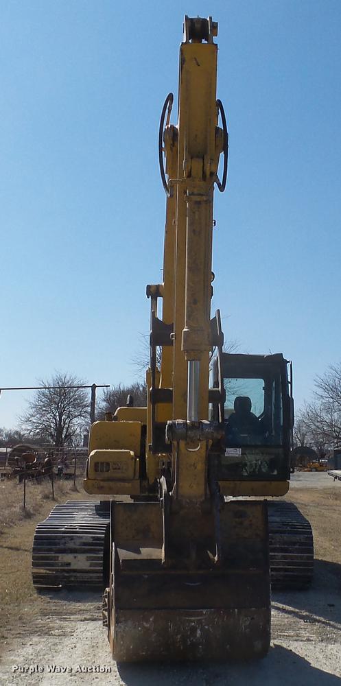 image for item DC0703 2005 John Deere 200C LC excavator