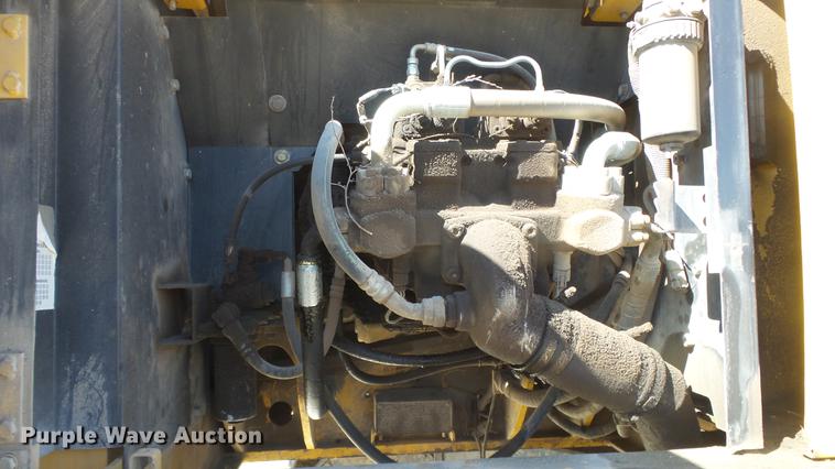 image for item DC0703 2005 John Deere 200C LC excavator