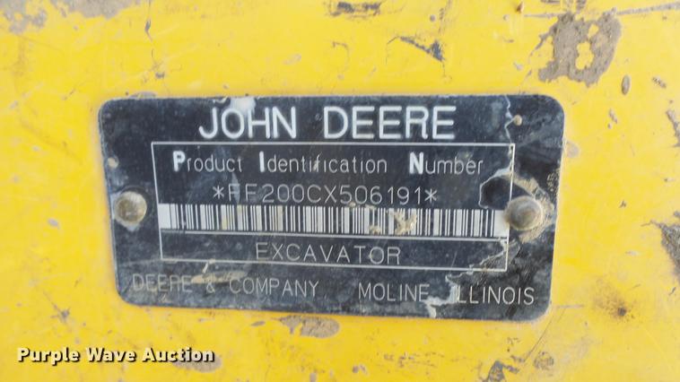 image for item DC0703 2005 John Deere 200C LC excavator