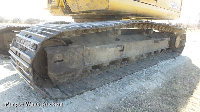 image for item DC0703 2005 John Deere 200C LC excavator