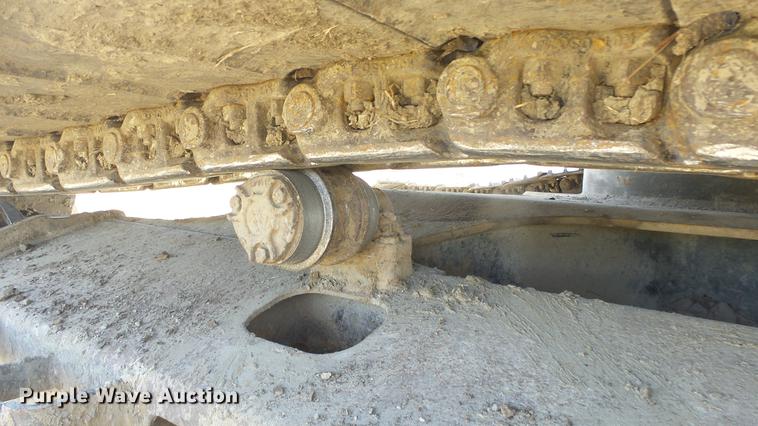 image for item DC0703 2005 John Deere 200C LC excavator