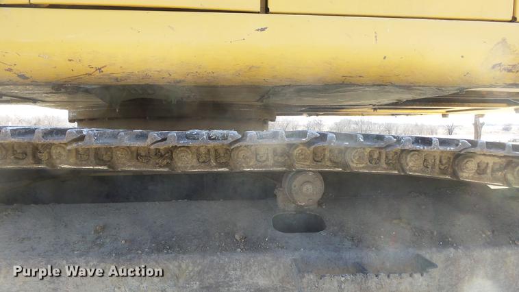 image for item DC0703 2005 John Deere 200C LC excavator