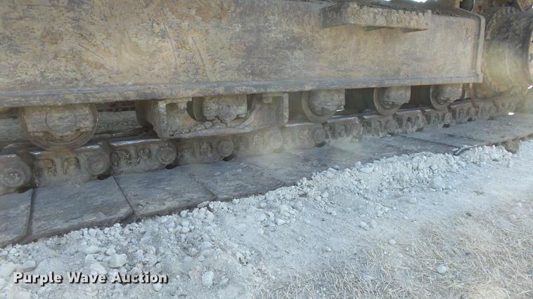 image for item DC0703 2005 John Deere 200C LC excavator