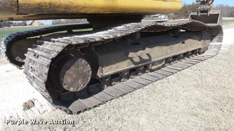 image for item DC0703 2005 John Deere 200C LC excavator