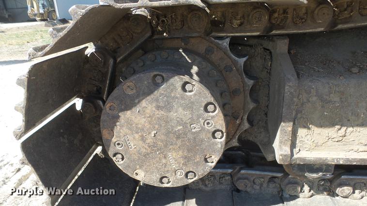 image for item DC0703 2005 John Deere 200C LC excavator