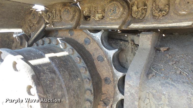 image for item DC0703 2005 John Deere 200C LC excavator