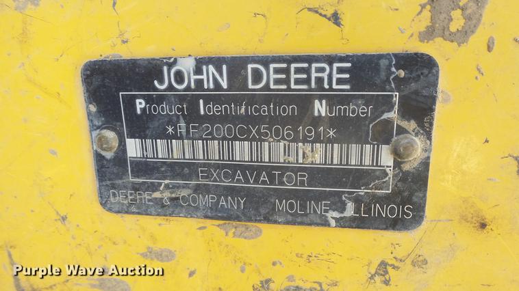image for item DC0703 2005 John Deere 200C LC excavator