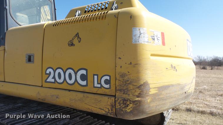 image for item DC0703 2005 John Deere 200C LC excavator